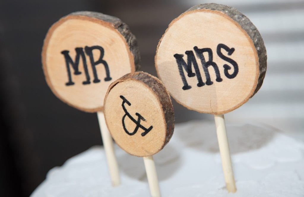 trends mr and mrs sign made from wood