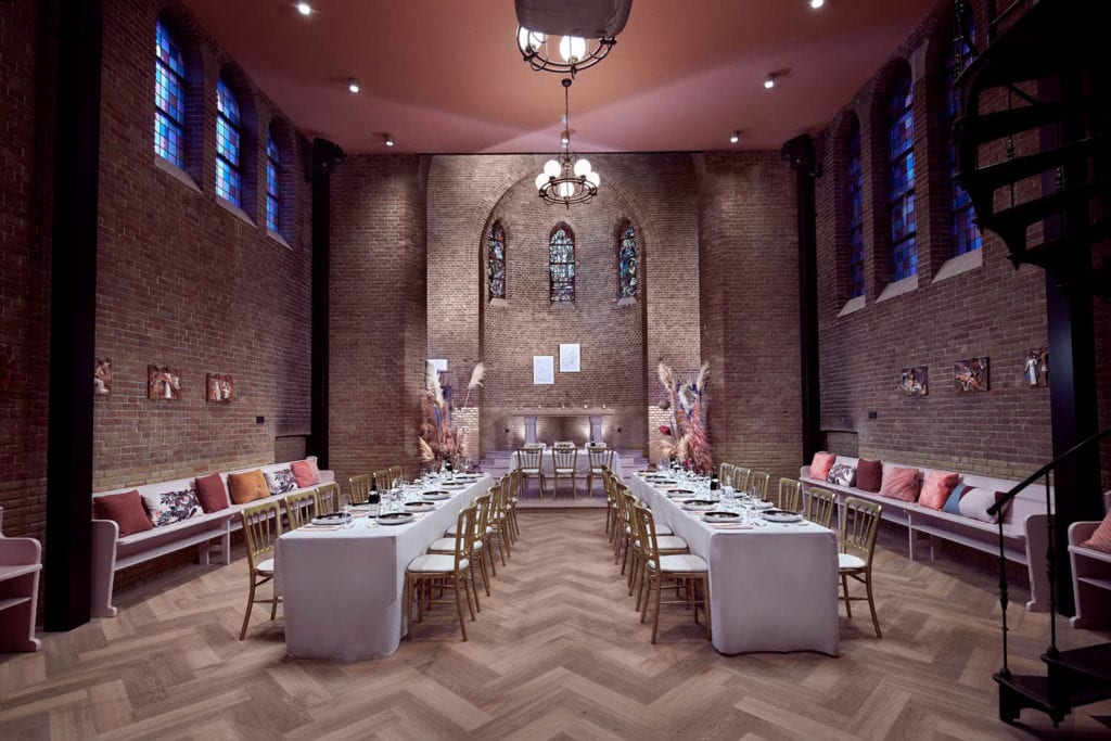 Kerkelijk huwelijk roze trouwen