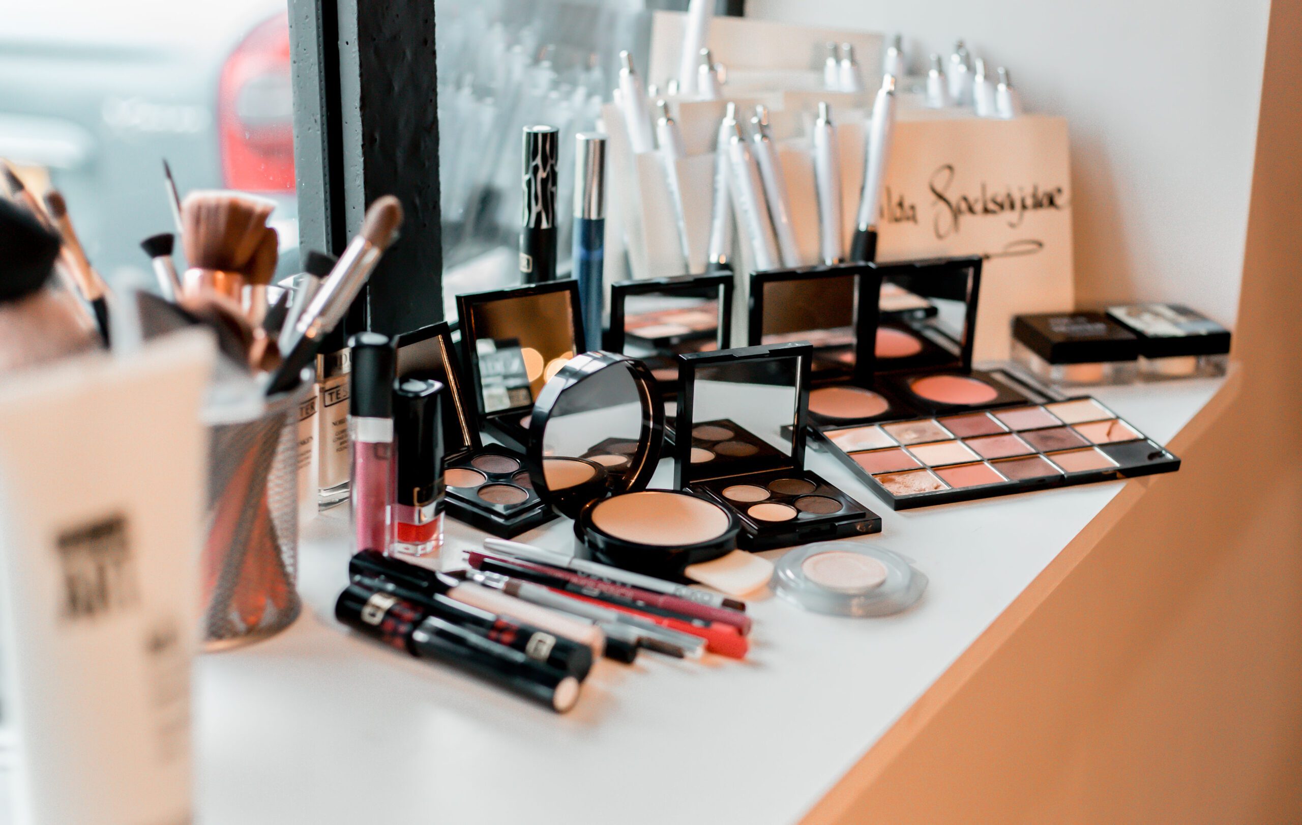 wedding make-up artist
