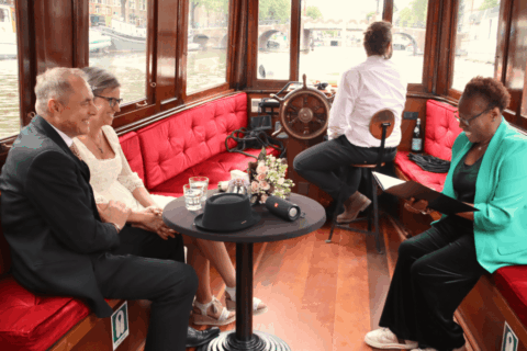 Getting married aboard a Dutch boat with a special boat wedding arrangement for bride and groom
