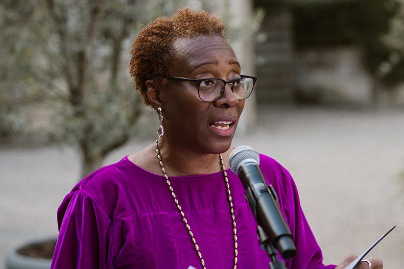  secret ceremony photographer with officiant at Chateau Nercanne in Maastricht.