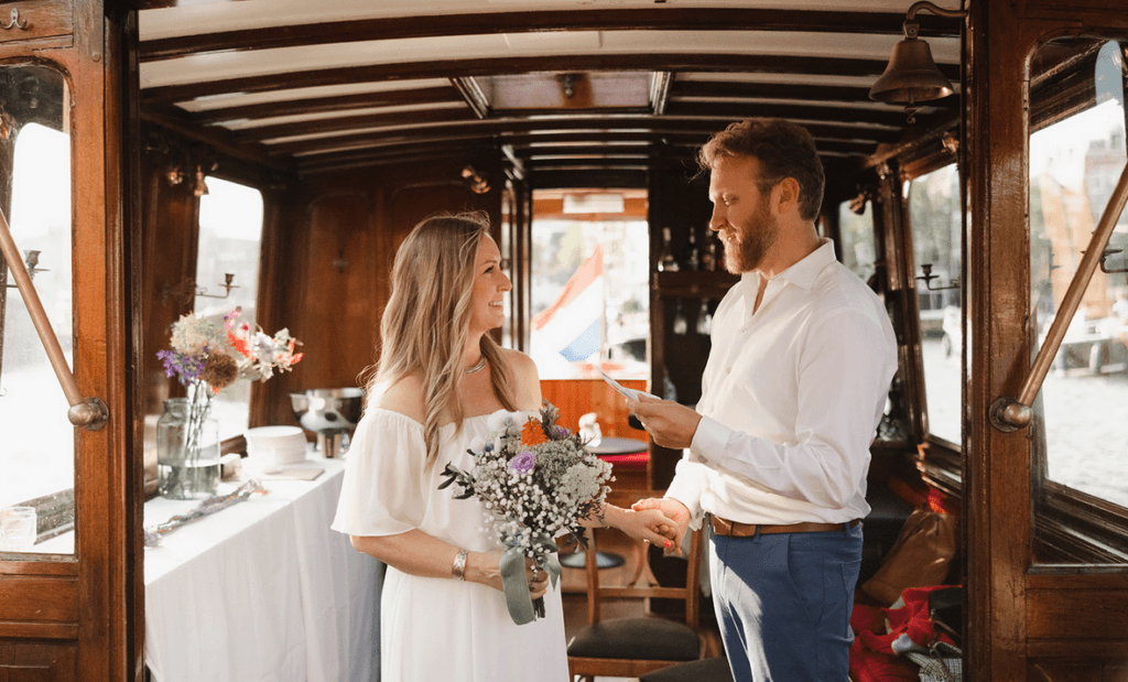 Renewing your wedding vows renewal package Amsterdam - celebrate original wedding date