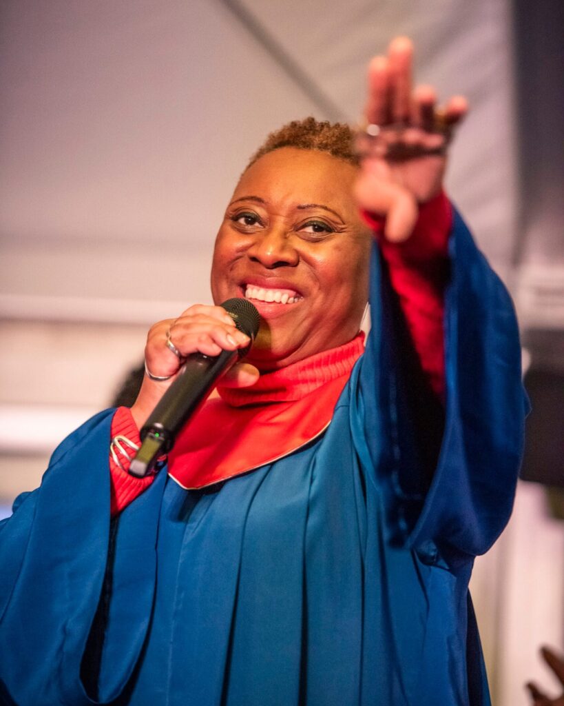 Over mij native Engelse BABS, Ceremoniële Trouwambtenaar en zingende presentatrice in Amsterdam 